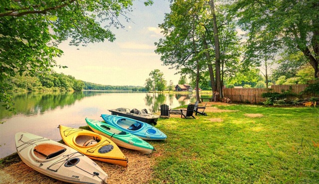 Cheshire Cove | Waterfront Kayak Firepit