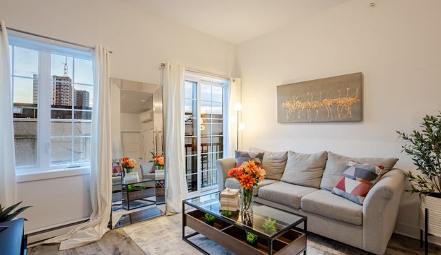 Chic and Spacious 3 Bedrooms in Griffintown