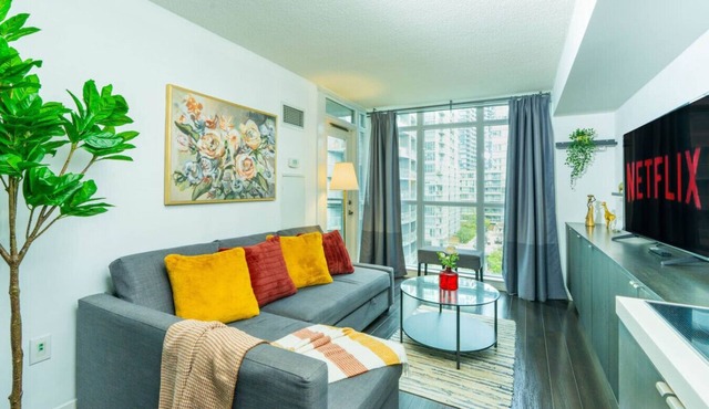 Comfort Suites - 10 minutes to Rogers Centre