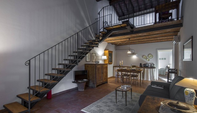 Comfortable apartment renovated from an old brick kiln, with pool and restaurant on site!