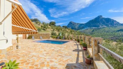 Comfortable Chalet in El Gastor with Private Pool