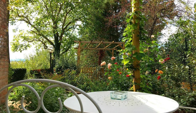 Comfortable Mini Apt with Garden -2km from Centre - Out of ZTL - Free Parking