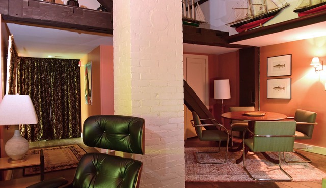 Comfortable, renovated 2 bedroom apartment in historic grist mill.