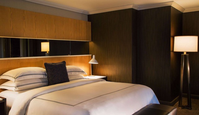 Cosmopolitan Charm: Fine Dining, City Proximity, and Luxury Accommodations