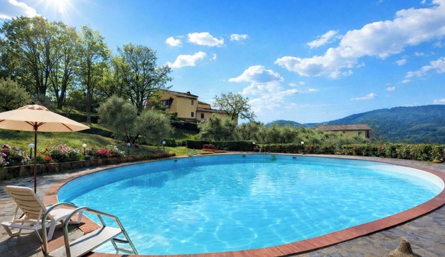 Cosy apartment for 6 guests with WIFI, private pool and pets allowed