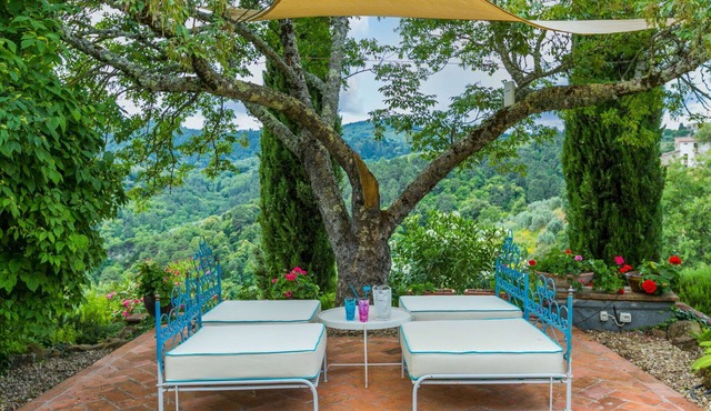 Cosy apartment in villa for 2 people with WIFI, pool, TV, pets allowed, panoramic view and parking