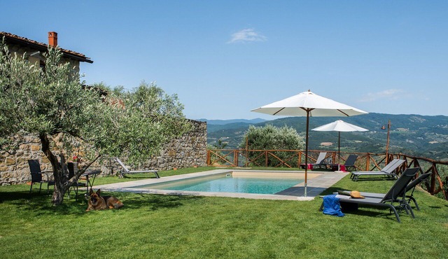 Cosy apartment in villa for 4 people with pool, WIFI, A/C, TV, patio and panoramic view