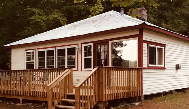 Cottage on Horseshoe Lake, Minden, level lot, south facing, sandy beach