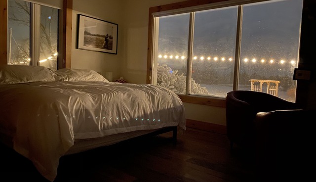 Country Suite attached to Farmhouse with Stunning View | King Bed | Pet Friendly