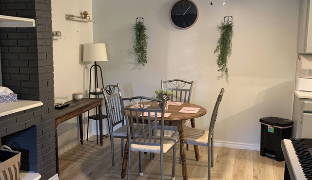 Cozy 1 bedroom in the heart of Chelmsford!
