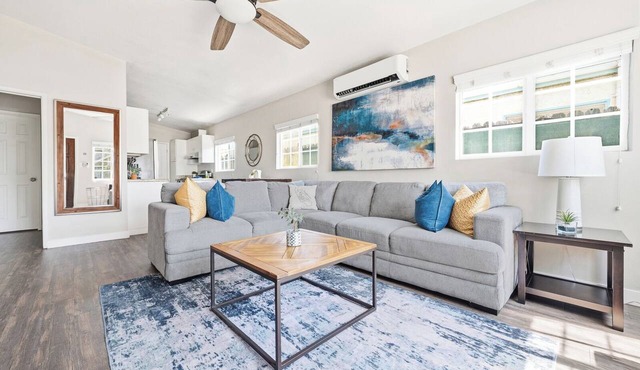 Cozy 2BR Front House - 13 Min to SoFi LAX Sleeps 5