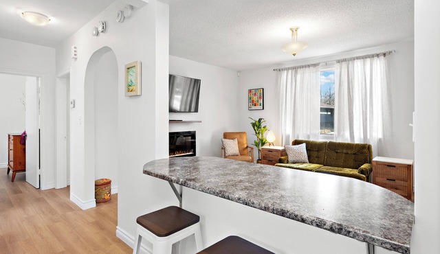 Cozy 2BR Suite Near U of S & River