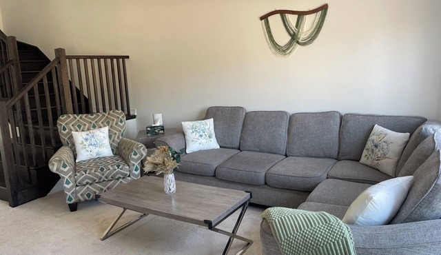 Cozy 3 BR family-friendly Home near Lake Couchiching