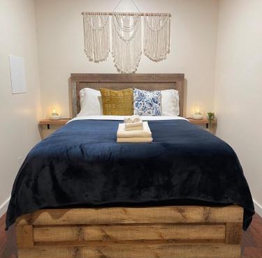 Cozy Cedar Nook