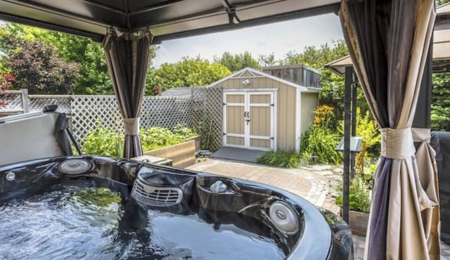 Cozy Comfort by the Bay w/Jacuzzi