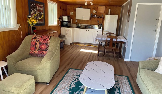 Cozy & comfortable, dog friendly cottage and close to CBD