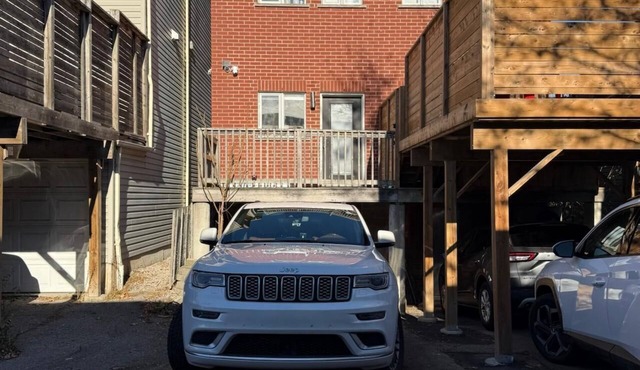 Cozy Downtown Toronto Retreat Near King W & Queen W Life