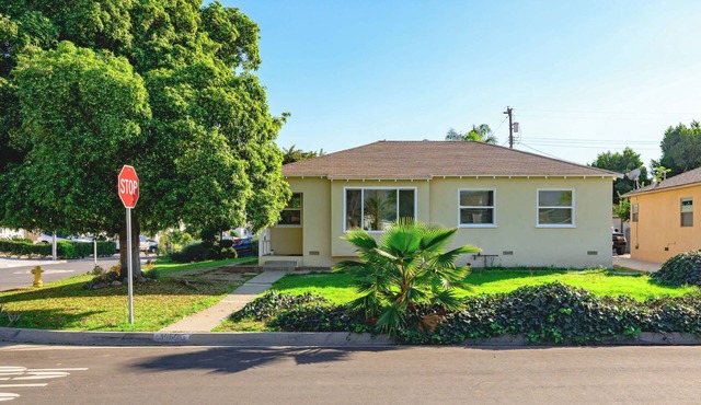 Cozy & Stylish Home Spacious, Fully Equipped Stay
