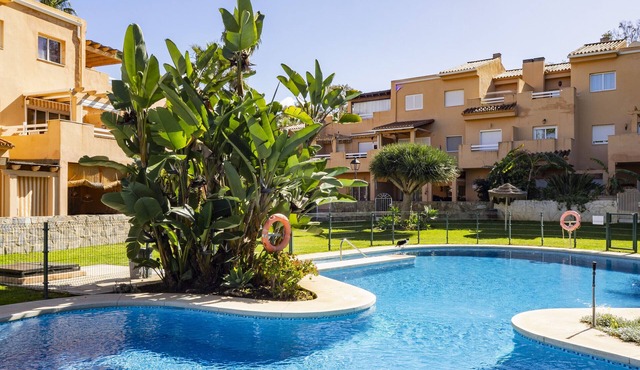 Cubo's Cabopino Beach Marbella Apartment/First line of the beach/air conditioning/free wifi