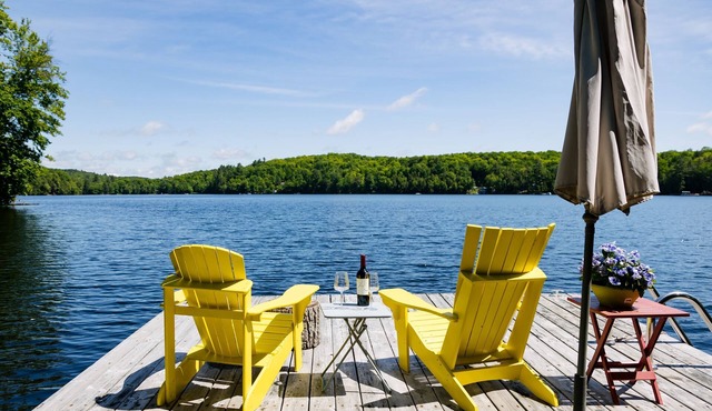 Deep Lake, Sun And Shade All Day, Numerous Decks And Docks, Drive To The Door