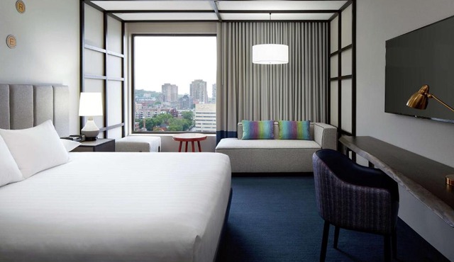 DoubleTree By Hilton Montreal