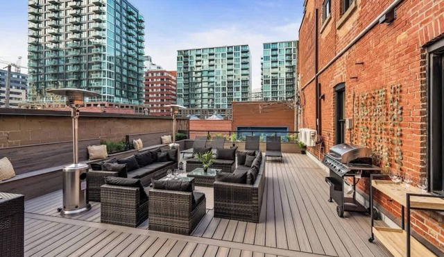 Downtown Montreal 3BR Oasis | 2BA + Outdoor Patio