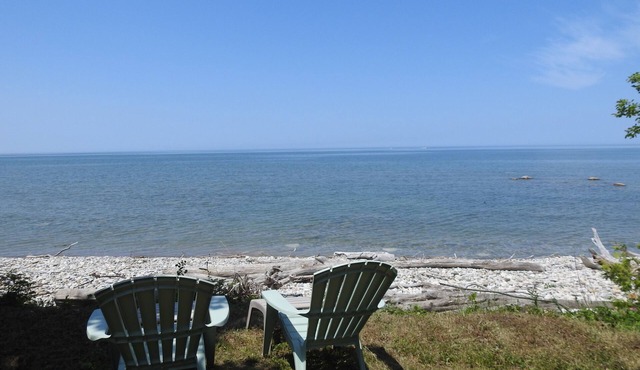 Driftwood Cottage - Million Dollar Views, lots of outdoor space, pet friendly