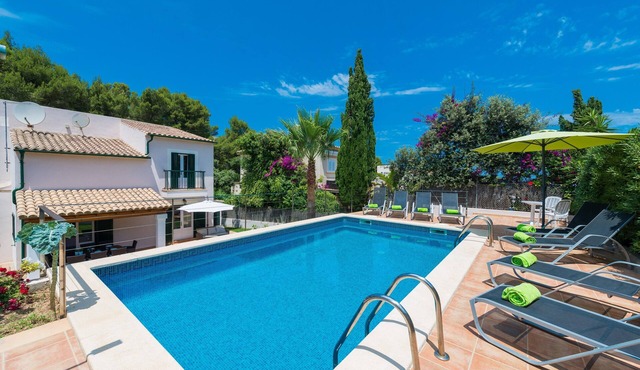 EL PINAR - Villa with private pool in Cala Sant Vicenç. Free WiFi