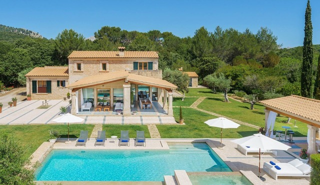 Elegant and Spacious Premium Villa