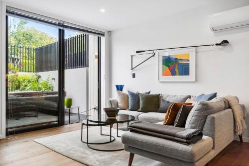 Elegant Remuera 2BDR Retreat Prime Location