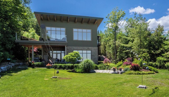 Emerald Waters | Artist’s BNB Retreat | Waterfront | EV | BB-2026-2