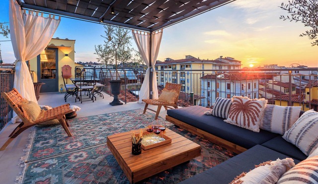 ENCHANTING PENTHOUSE in the Heart of Florence with 360° Panoramic View.