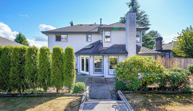 Enjoyable 4-bedroom house with AC in Surrey