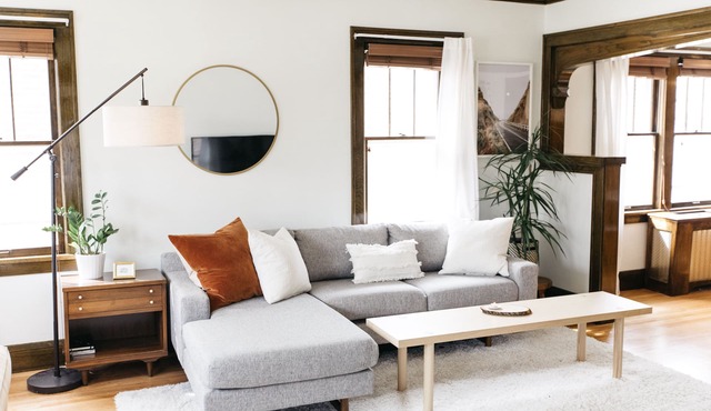 Entire Home - Fenced Yard - Fast Wi-Fi - Quiet