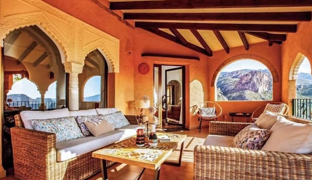 Exclusive Almería Villa for 6 Guests – Traditional Spanish Design & Sunset Views