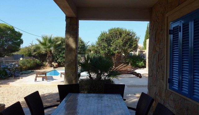 Exclusive, new house, absolute beach, pool, air conditioning, Cala Llombards