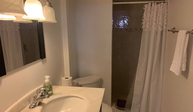 Executive Living with Hot Tub, Gym and Sauna