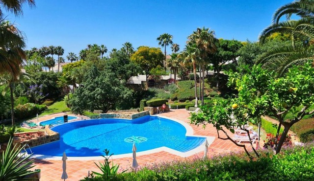 Fabulous apartment in Elviria Hills