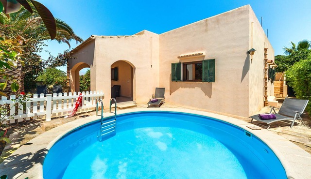Family-friendly villa with pool - Casa Mediterranea I