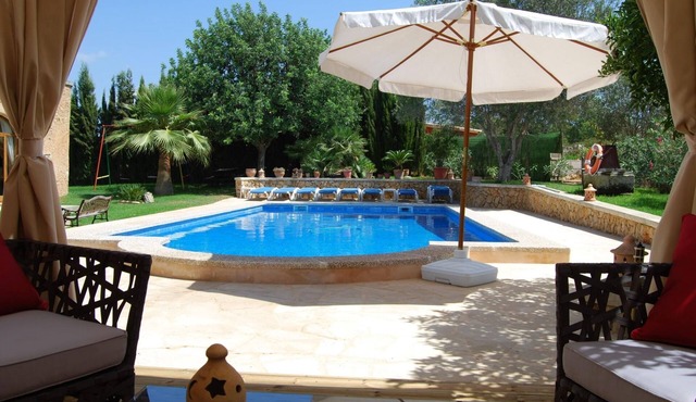 Finca 'Esporrassar' mit Terrasse by Interhome