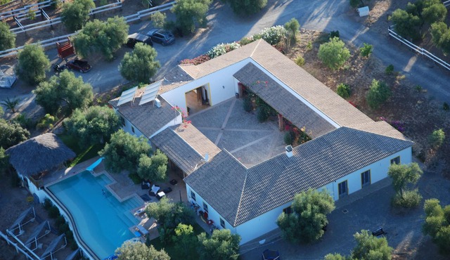 FINCA LAS GATERAS 6-BEDROOM VILLA WITH PATIO AND LARGE INFINITY POOL