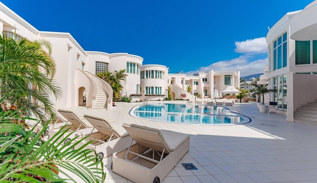 Flamingo Suites Boutique Hotel