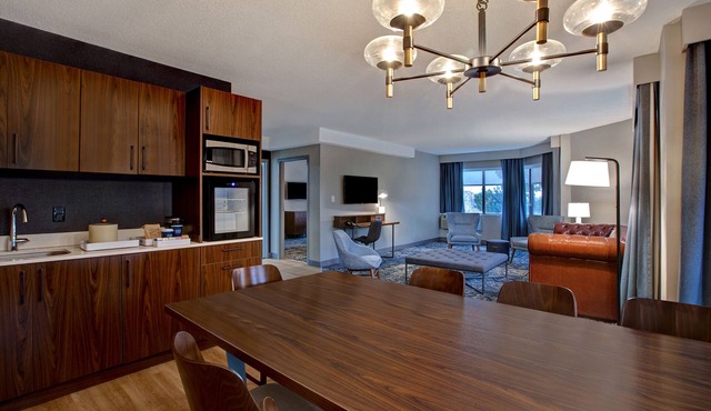 Four Points by Sheraton St. Catharines Niagara Suites