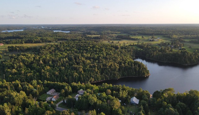 Four Season, 5-bedroom cottage with many amenities