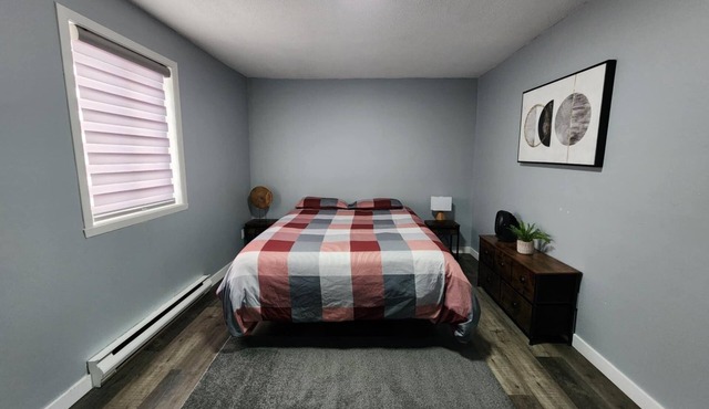 Freshly Renovated 2 bedroom unit