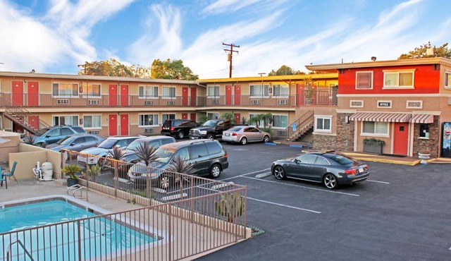 Friendly Hills Inn - Whittier, Los Angeles