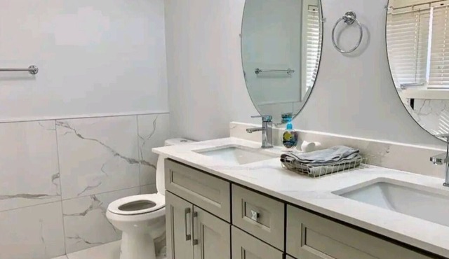 Glamorous 5 BR Getaway Mins Away From Thermea Spa