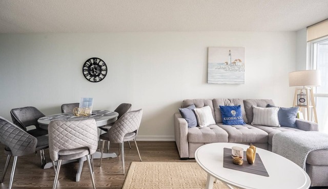 GLOBALSTAY. Bird's eye view of the lake 1bd+den in Downtown