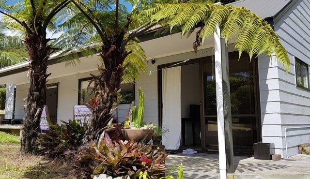 Great Barrier Island Okiwi AshleyRose cottage.