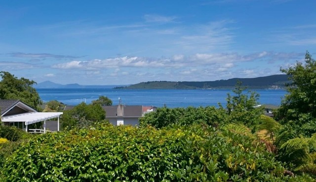 Great location,Thermal plunge pool, Free WIFI